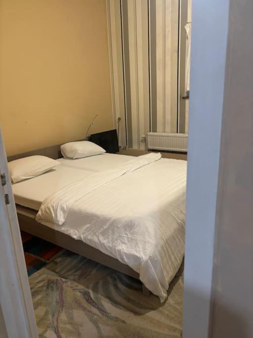 Apartment For Rent Брюксел Екстериор снимка
