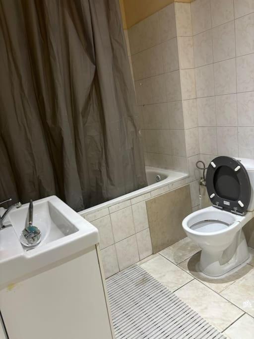 Apartment For Rent Брюксел Екстериор снимка